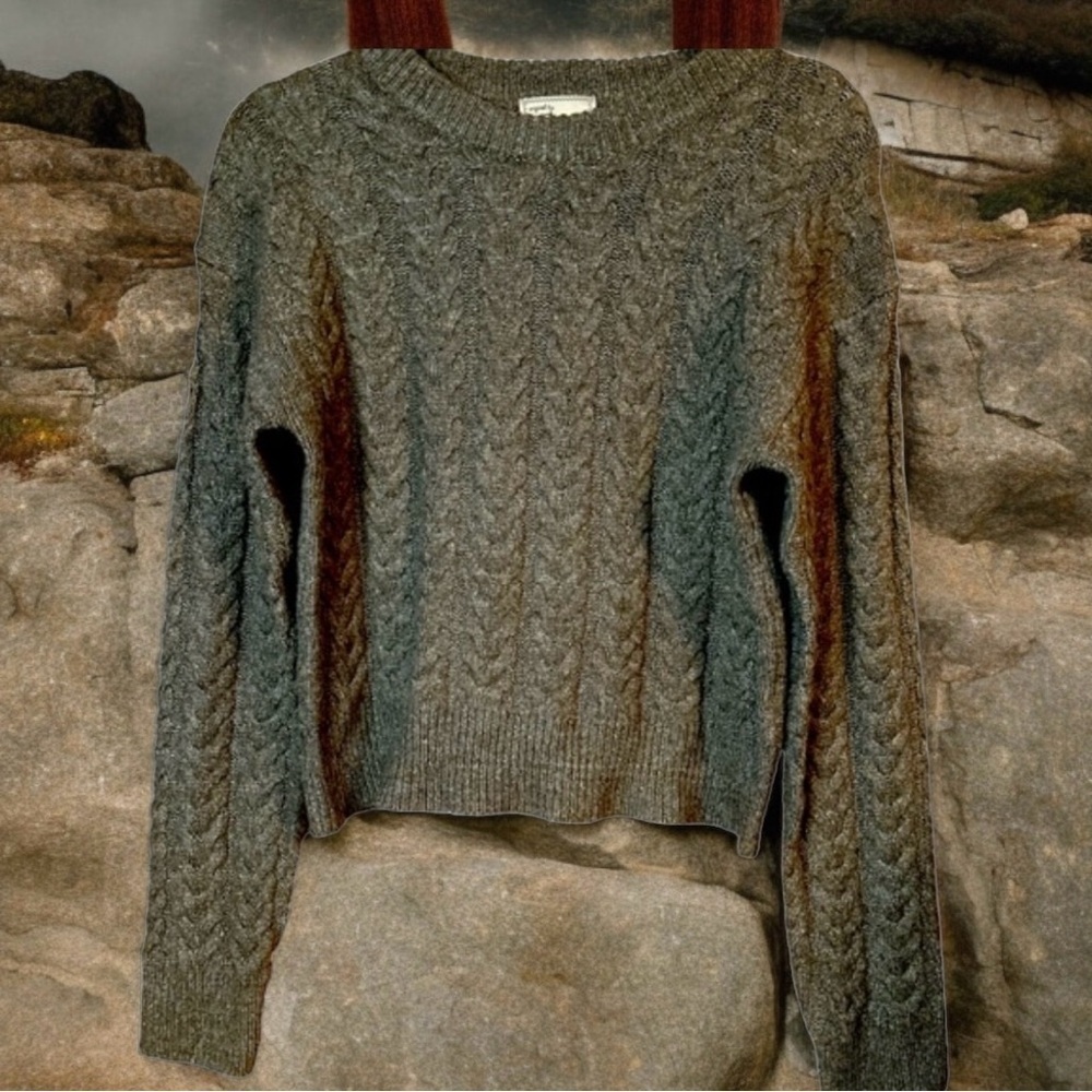 Ashley by 26 International Vintage Green Cropped Cable Knit Long Sleeve Sweater